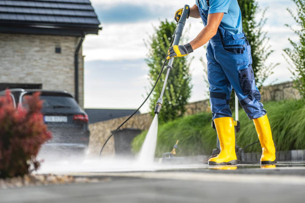 Best Pool Deck Cleaning  in Linden, CA